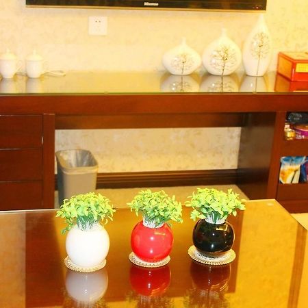 Chengdu Ronghome Hotel ภายนอก รูปภาพ