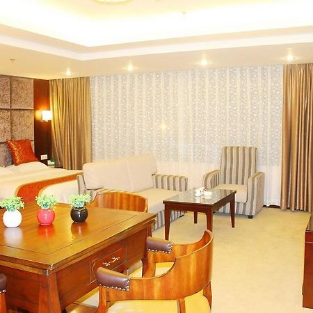 Chengdu Ronghome Hotel ภายนอก รูปภาพ