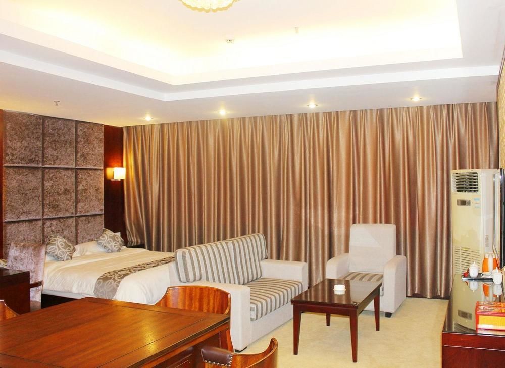 Chengdu Ronghome Hotel ภายนอก รูปภาพ