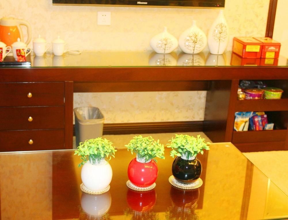 Chengdu Ronghome Hotel ภายนอก รูปภาพ