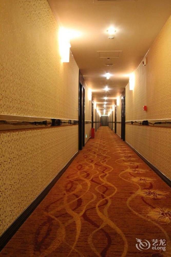 Chengdu Ronghome Hotel ภายนอก รูปภาพ