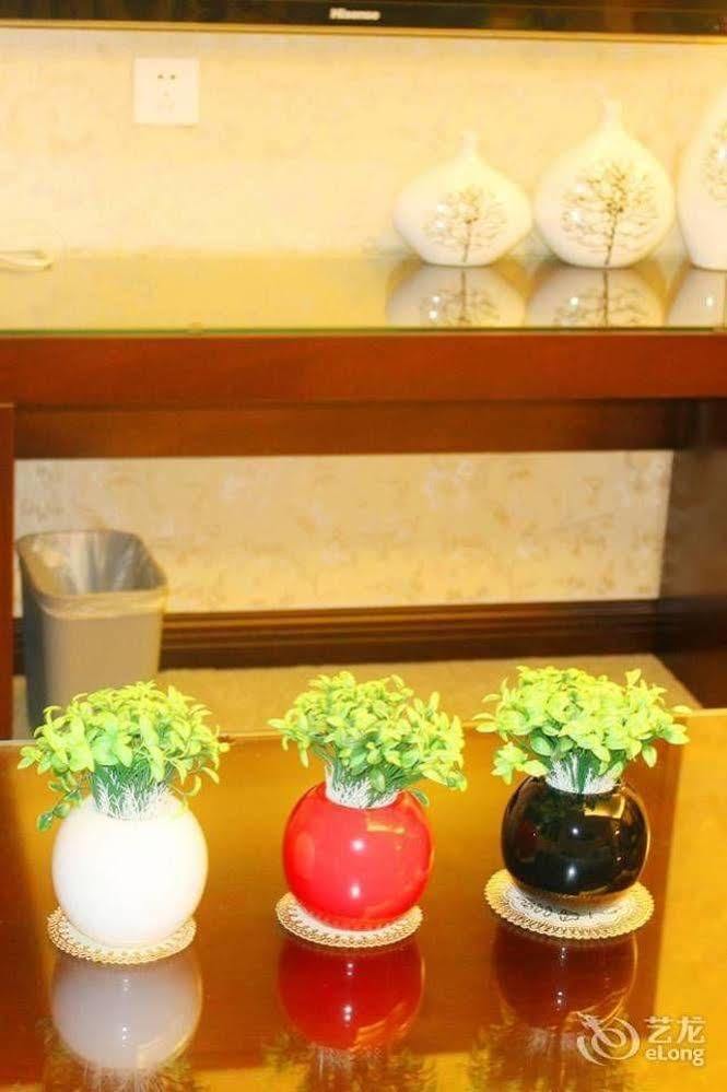 Chengdu Ronghome Hotel ภายนอก รูปภาพ