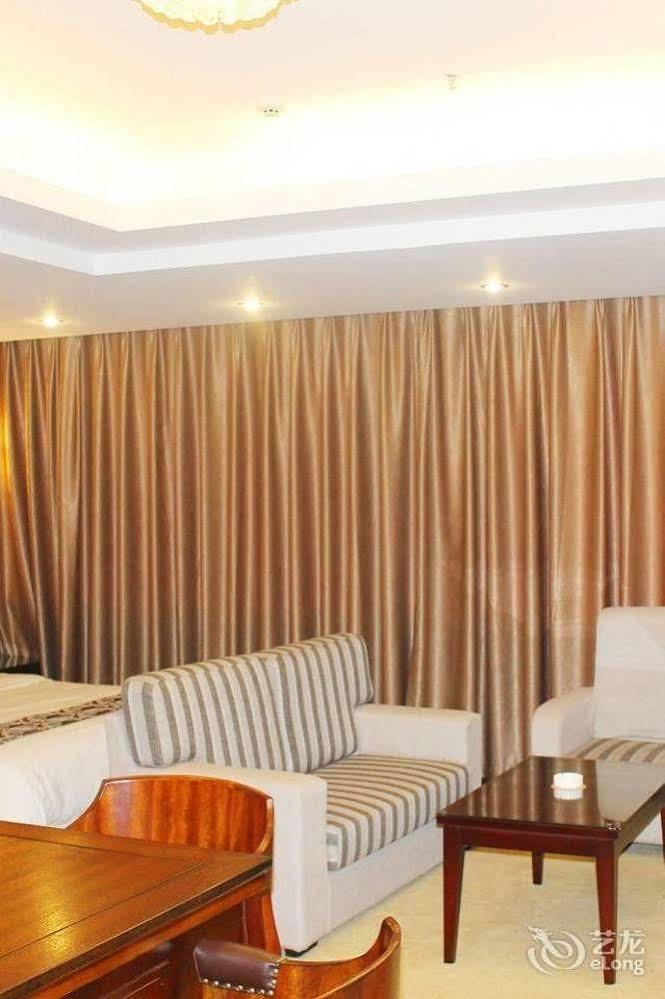 Chengdu Ronghome Hotel ภายนอก รูปภาพ